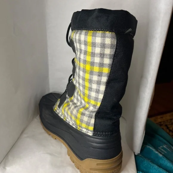 J Crew Womens Snow Boots Black Yellow Gray Plaid Shearling Lining Classic Size 9 - Picture 4 of 11